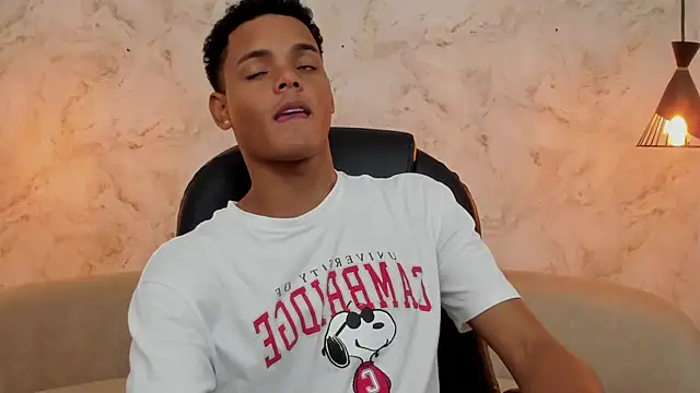 Valentino Thompson online show from November 10, 2025, 8:19 pm