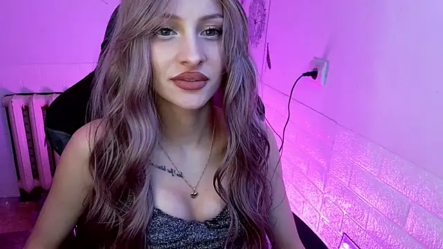 Snapshot of girlfriend_night17 chatting on February 24, 2026, 1:58 am girlfriend night17 online show from February 24, 2026, 1:58 am