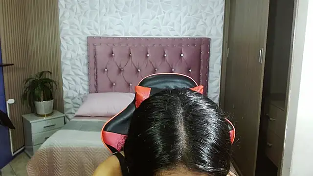 emily rz1 online show from April 25, 2026, 6:49 pm