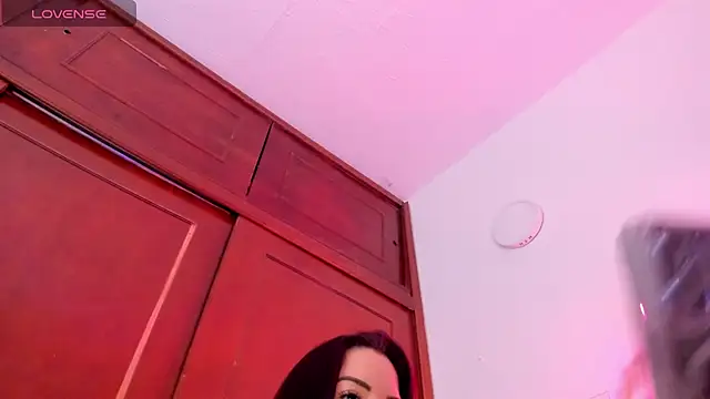  valeria saenz  online show from November 10, 2025, 2:21 am