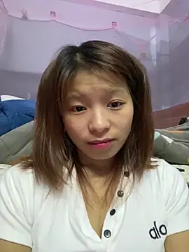 Snapshot of Mai_bb chatting on October 1, 2025, 10:10 am Mai bb online show from October 1, 2025, 10:10 am