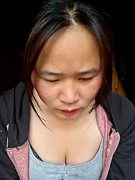 ALIENHR38 online show from April 3, 2026, 1:03 am