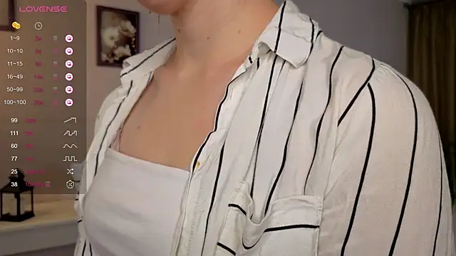 JuliannaWenger online show from September 14, 2025, 5:23 pm