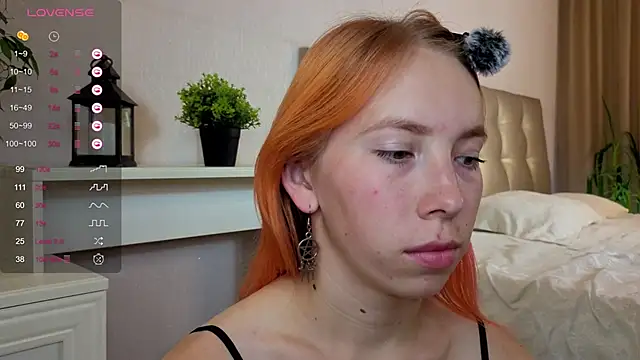 JuliannaWenger online show from September 22, 2025, 4:31 pm