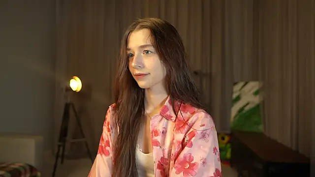 RoxieBolich online show from October 22, 2025, 1:44 pm