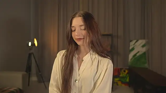 RoxieBolich online show from October 24, 2025, 1:40 pm