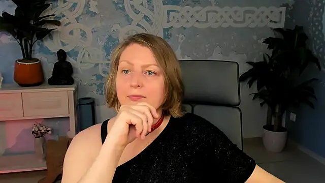 Snapshot of TiffanyBrauny chatting on September 10, 2025, 9:20 am TiffanyBrauny online show from September 10, 2025, 9:20 am
