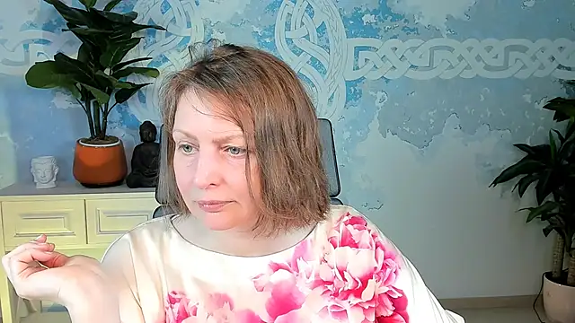 Snapshot of TiffanyBrauny chatting on September 20, 2025, 9:21 am TiffanyBrauny online show from September 20, 2025, 9:21 am