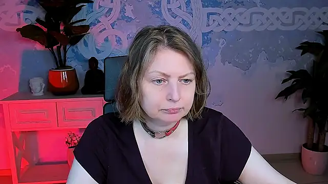 Snapshot of TiffanyBrauny chatting on September 25, 2025, 11:03 am TiffanyBrauny online show from September 25, 2025, 11:03 am