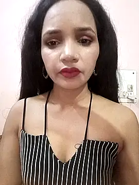 Snapshot of queen_lizaa chatting on November 12, 2025, 4:18 pm queen lizaa online show from November 12, 2025, 4:18 pm