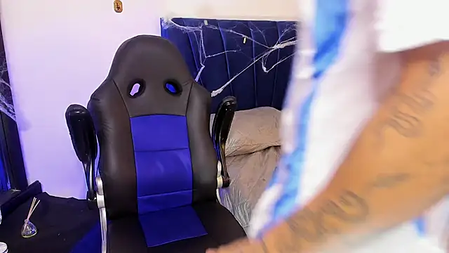 john mystic online show from October 30, 2025, 4:36 am