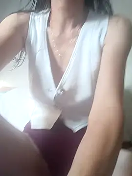 zaira spice online show from December 14, 2025, 1:05 pm