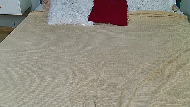 Snapshot of Evie_Vall chatting on November 16, 2025, 3:39 pm Evie Vall online show from November 16, 2025, 3:39 pm