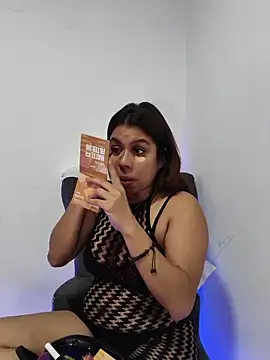 GabyMontenegro online show from February 17, 2026, 1:18 pm