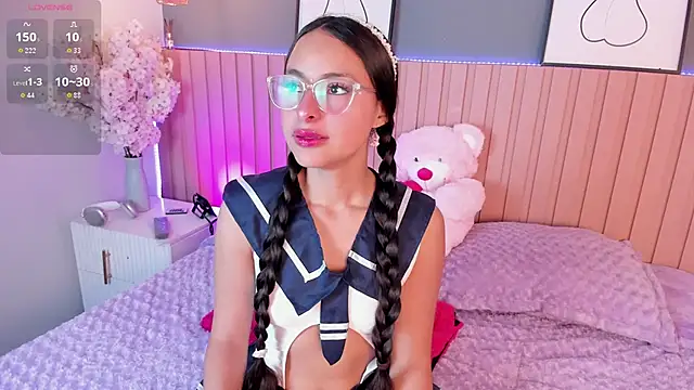 Annie  2 online show from October 3, 2025, 12:02 pm