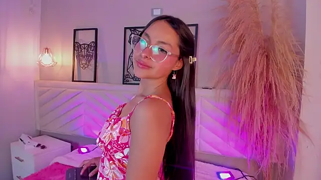 Annie  2 online show from November 8, 2025, 7:12 pm