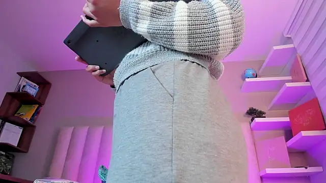 Annie  2 online show from December 18, 2025, 3:01 am