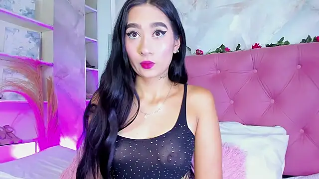 Nicolqueen  online show from November 18, 2025, 11:14 am