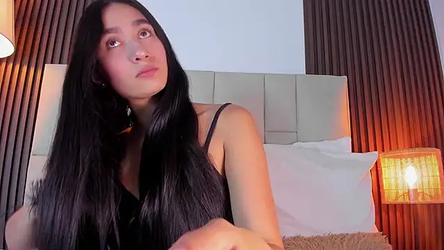 Snapshot of Nicolqueen_ chatting on April 23, 2026, 11:20 am Nicolqueen online show from April 23, 2026, 11:20 am