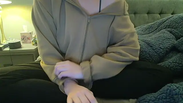 Snapshot of ariawoods chatting on December 16, 2024, 11:28 pm ariawoods online show from December 16, 2024, 11:28 pm