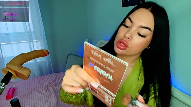 katerine Monroe online show from November 30, 2025, 6:17 am