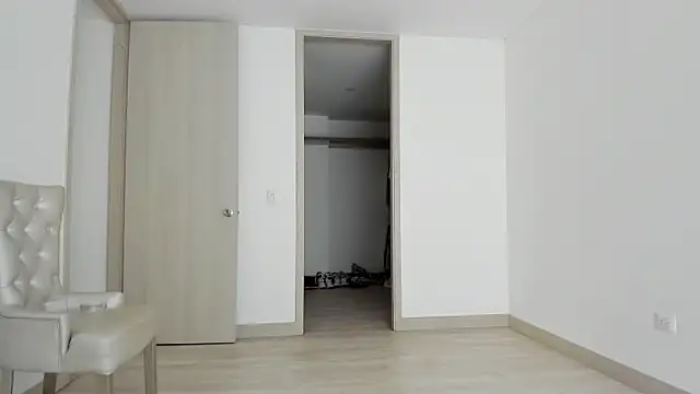 Meganbelford1 online show from October 21, 2025, 4:08 pm