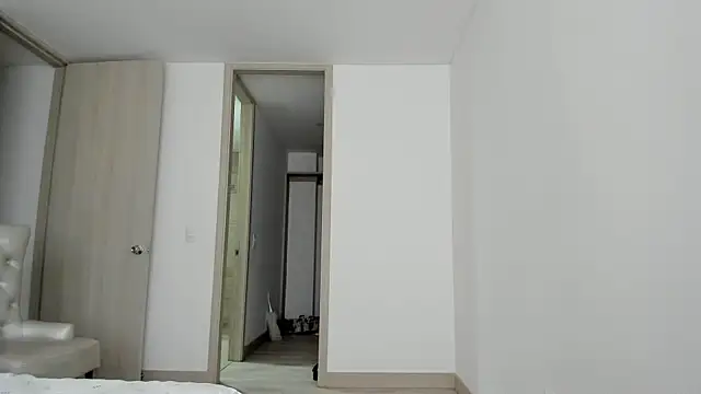 Meganbelford1 online show from November 9, 2025, 11:52 am