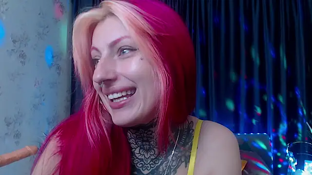 Nina Blum  online show from October 27, 2025, 6:28 am