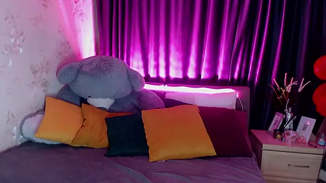 Nina Blum  online show from March 15, 2026, 7:25 am