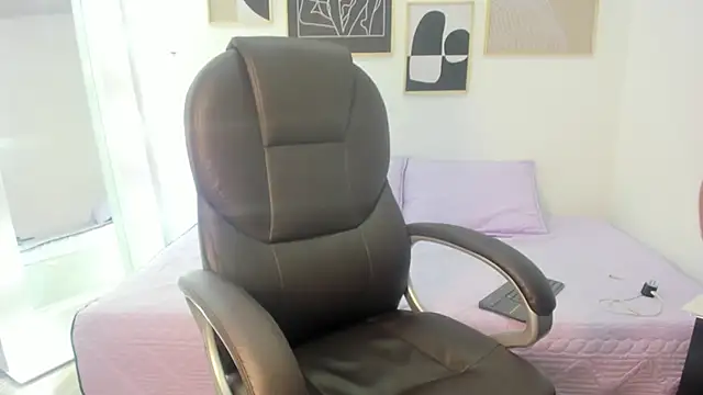 koraline 333 online show from October 16, 2025, 10:22 pm