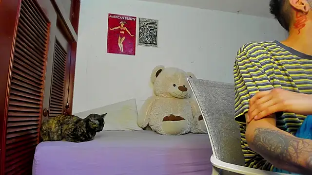 cold snow013 online show from October 26, 2025, 8:42 am