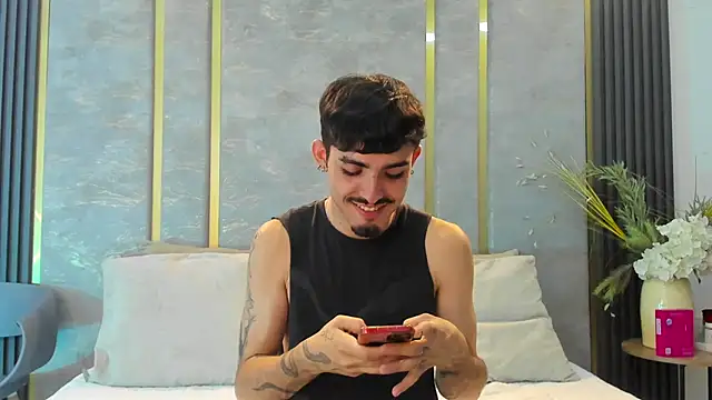 NikoStone  online show from October 2, 2025, 4:52 am