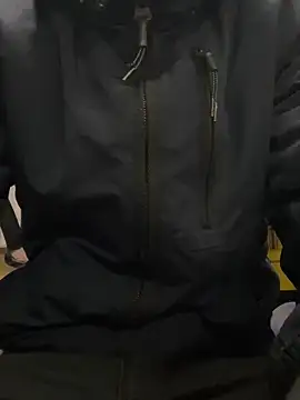 Snapshot of bmwe71 chatting on February 10, 2026, 1:59 pm bmwe71 online show from February 10, 2026, 1:59 pm