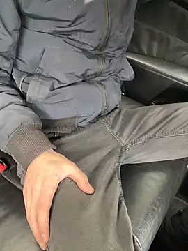 Snapshot of bmwe71 chatting on February 11, 2026, 12:54 pm bmwe71 online show from February 11, 2026, 12:54 pm