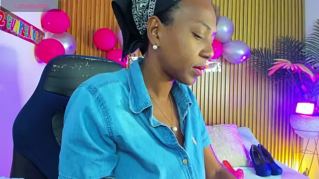 coral15  online show from October 16, 2025, 2:12 am