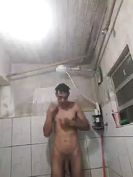 Snapshot of Dedede32 chatting on September 18, 2025, 1:18 am Dedede32 online show from September 18, 2025, 1:18 am