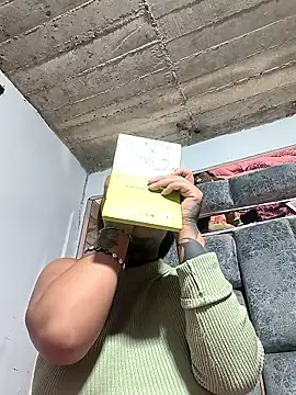 missashlyrosette online show from March 30, 2026, 11:17 pm