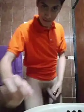 aispuro8505 online show from April 13, 2026, 7:47 am