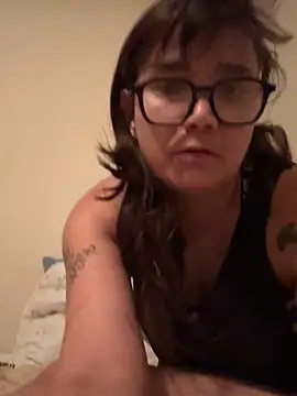 Snapshot of cupcakekitty1414 chatting on September 30, 2025, 3:22 am cupcakekitty1414 online show from September 30, 2025, 3:22 am