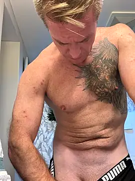 DILFiGuess11 online show from October 24, 2025, 2:13 pm