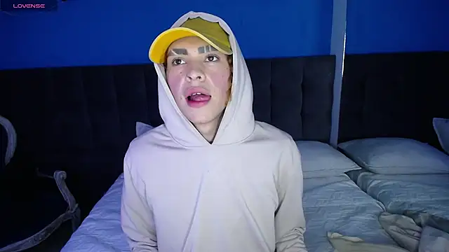 Snapshot of Aaron_Fordd chatting on October 16, 2025, 8:10 pm Aaron Fordd online show from October 16, 2025, 8:10 pm