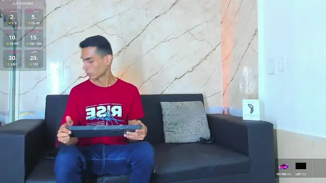 Golldens Dreamss online show from October 2, 2025, 8:05 pm