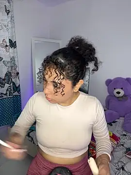 ViolettaMiller  online show from November 7, 2025, 1:11 pm