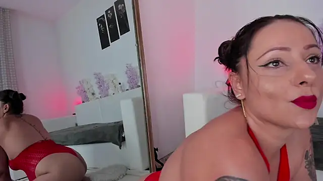 HoneyKissy online show from October 31, 2025, 4:02 am