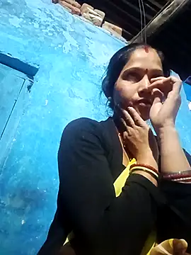 Jooli xx online show from February 25, 2026, 12:59 pm