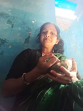 Jooli xx online show from March 14, 2026, 3:34 am