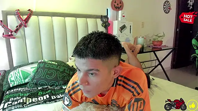 Snapshot of Jack_castell chatting on October 16, 2025, 2:29 pm Jack castell online show from October 16, 2025, 2:29 pm