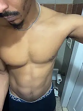 TRILLAHUNG online show from December 1, 2025, 2:27 am