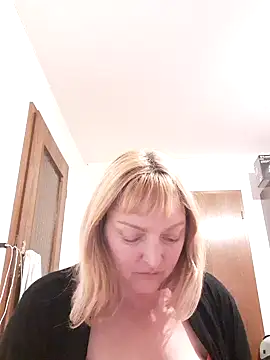 Snapshot of LiluLiluLilu chatting on September 27, 2025, 9:20 pm LiluLiluLilu online show from September 27, 2025, 9:20 pm