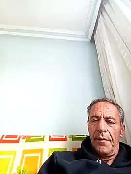 Snapshot of Meliwem12 chatting on April 18, 2026, 8:29 am Meliwem12 online show from April 18, 2026, 8:29 am
